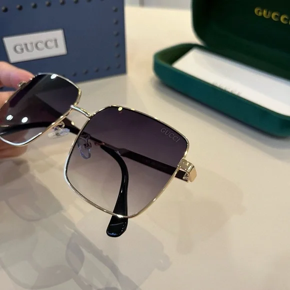 Gucci Gold and Black Women's Sunglasses - Picture 8 of 10